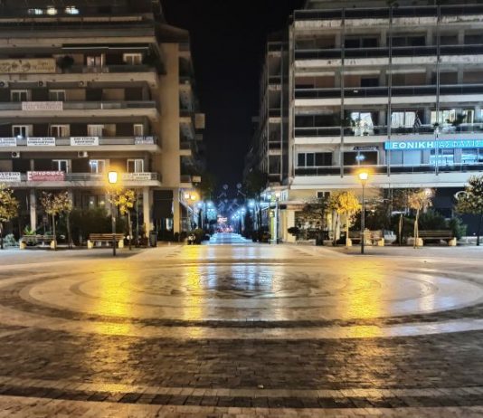 Aγρίνιο: Με αστυνομική διάταξη των ’90s απαγορεύεται το ποδόσφαιρο στην πλατεία