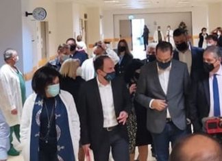 Θερμά συγχαρητήρια για το συνωστισμό στους νοσοκομειακούς χώρους