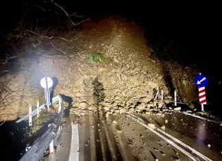 Μεγάλη κατολίσθηση δρόμο Αγρίνιο – Καρπενήσι κοντά στο Λαμπίρι