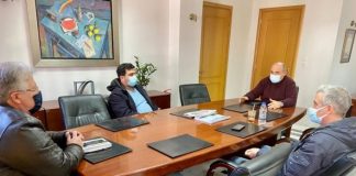 Με την Ομοσπονδία Επαγγελματικών – Εμπορικών Σωματείων συναντήθηκε ο Δήμαρχος Ναυπακτίας Β. Γκίζας