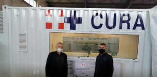 Επίσκεψη Τσιχριτζή στην εταιρεία που κατασκευάζει τις κινητές ΜΕΘ