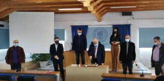 Η “δημοτική οικογένεια” του Μεσολογγίου έκοψε την Πρωτοχρονιάτικη πίτα της