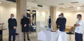 Με όλα τα μέτρα προστασίας η κοπή πίτας των εργαζομένων του Νοσοκομείου Μεσολογγίου