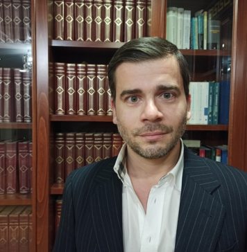 Υποστήριξη της κατηγορίας από την οικογένεια της 15χρονης μέσω του δικηγόρου της, Χρήστου Τσιμπούκη