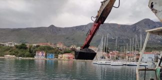 Καθαρισμός στο λιμάνι της Παλαίρου