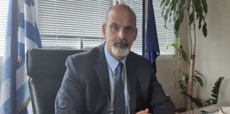 Λίγες ώρες υπομονή συστήνει ο Μπονάνος στον Κατσιφάρα για τα εμβολιαστικά κέντρα