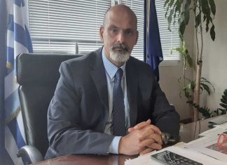 Λίγες ώρες υπομονή συστήνει ο Μπονάνος στον Κατσιφάρα για τα εμβολιαστικά κέντρα