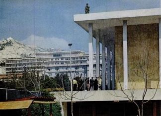 Μωρέ ένας Παπαδόπουλος χρειάζεται