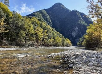 Εύηνος: Με ακόμη λιγότερο νερό στο ποτάμι για τις ανάγκες της Αθήνας