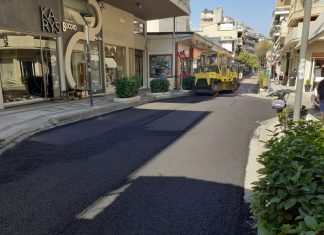 Συνεχίζονται οι εργασίες ασφαλτόστρωσης σε κεντρικούς δρόμους του Αγρινίου