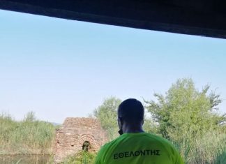 Ακτίνα Εθελοντισμού Δήμου Αγρινίου : Δράση καθαρισμού στον περιβάλλοντα χώρο της Αγίας Τριάδας του Μαύρικα
