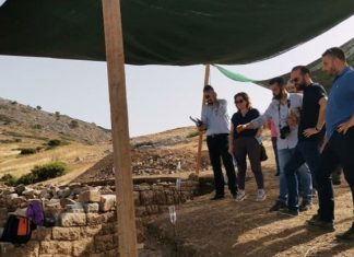 Στις εργασίες αποκατάστασης του Αρχαίου Θεάτρου Πλευρώνας ο Νεκτάριος Φαρμάκης