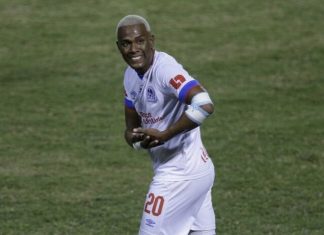 Επιστρέφουν Ελλάδα οι Φλόρες, Κορνέλιους