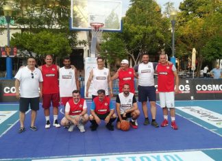 – Tα παιδία παίζει (αττική σύνταξη) ή παίζνε αγρινιώτικα