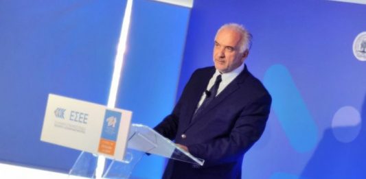 Ωσάν μάντης ο Λύρος «βλέπει» διαπλεκόμενα, πριν την καταληκτική ημερομηνία υποβολής προσφορών