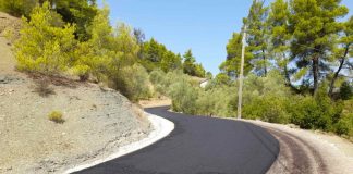 Ολοκληρώθηκε η ασφαλτόστρωση αγροτικών δρόμων στην Αγία Παρασκευή Παρακαμπυλίων