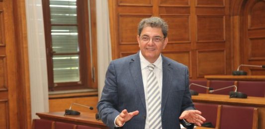 Tο ΠΑΣΟΚ «ψάχνεται» στην Αιτωλοακαρνανία και επιστρέφουν τα σενάρια για Βερελή