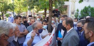 Δηλαδή πρέπει να είμαστε ευτυχισμένοι που οι πόρτες του Υπουργείου είναι ανοικτές;