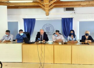 Λύρος για περίοδο Καραπάνου : «Λείπουν λεφτά και είναι πολλά…» «Δεν είσαι εισαγγελέας» απαντά η αντιπολίτευση