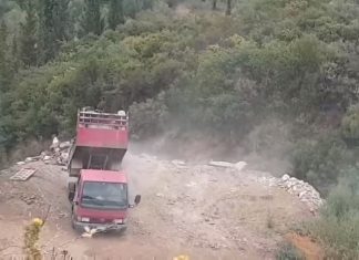 Ναύπακτος : Παράνομη εναπόθεση μπαζών από όχημα της ΔΕΥΑ καταγγέλλει ο Ανδρέας Κοτσανάς