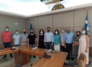 Επίσκεψη των συμμετεχόντων του προγράμματος «χτίζοντας γέφυρες» στο Δήμαρχο Αγρινίου