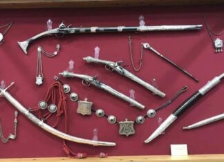 «Ο Λιάρος» : Εγκαινιάστηκε η έκθεση «Ενδυμασία και Οπλισμός στα χρόνια της Επανάστασης»