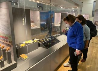 Αυτοψία της Μενδώνη στο Ξενοκράτειο – Τις επόμενες εβδομάδες το νέο Αρχαιολογικό Μουσείο