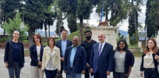 Στο Μεσολόγγι ο πρέσβης της Ινδίας – Επίσκεψη στον Κήπο των Ηρώων