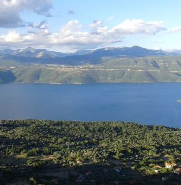 Συμπληρωματική σύμβαση 1,4 εκατ. ευρώ για το αποχετευτικό της Τριχωνίδας