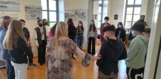 Μαθητές ξεναγήθηκαν στο «Κτίριο Χρυσόγελου, κέντρο πολιτισμού και τέχνης» της Περιφέρειας Δυτικής Ελλάδας