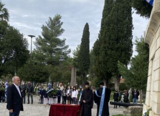 Κατάθεση στεφάνων για την επέτειο του Πολυτεχνείου στο Μεσολόγγι