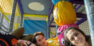 Το ΔΗΠΕΘΕ Αγρινίου πάει στα σχολεία με την παράσταση «Τα παιδία παίζει»