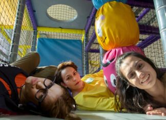 Το ΔΗΠΕΘΕ Αγρινίου πάει στα σχολεία με την παράσταση «Τα παιδία παίζει»