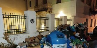 Πλεόνασμα εκατέρωθεν κριτικής, ενόσω ξεχειλίζουν τα σκουπίδια στο Μεσολόγγι