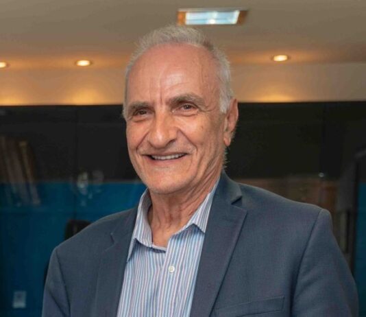 Γ. Βαρεμένος: Παίρνουν αποφάσεις μέσα σε γραφεία με κλειστά τα παράθυρα