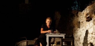 Η παράσταση «Συμβολαιογράφος» με την Υρώ Μανέ στην Παπαχαραλάμπειο Αίθουσα Ναυπάκτου