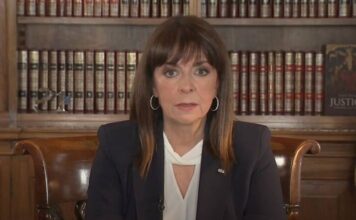 Σακελλαροπούλου: Από ανώτατος πολιτειακός άρχοντας …πρόεδρος του Φεστιβάλ!