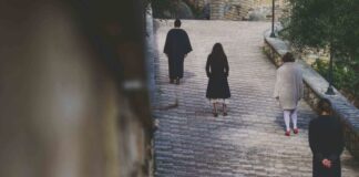 ΔΗΠΕΘΕ Αγρινίου : «Η δεξιά τσέπη του ράσου» στην Πειραματική Σκηνή