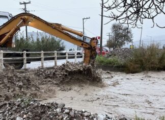 Ναύπακτος : Εκκένωση της περιοχής ένθεν και ένθεν του χειμάρρου Βαρειάς