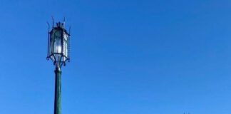 Νέα βενετσιάνικου τύπου φωτιστικά στο Λιμάνι της Ναυπάκτου