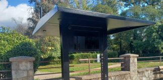 «Έξυπνα» ηλιακά παγκάκια στο Αγρίνιο