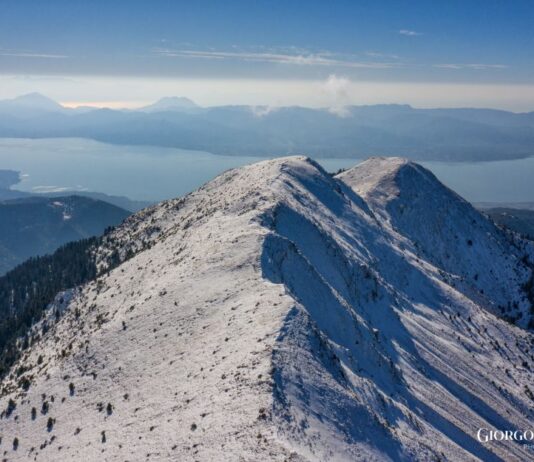 Το χιονισμένο Παναιτωλικό Όρος μέσα από το φακό το Γ. Καρδαρά