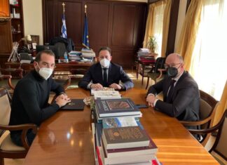 Συνάντηση Φαρμάκη με Πέτσα : Η αποκατάσταση των ζημιών επί τάπητος