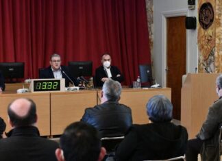 Σύσκεψη του Δ. Κουτσούμπα με φορείς στο Αγρίνιο