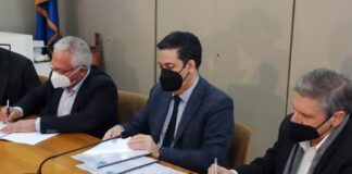 Μπορεί να μην υπέγραψε αυτός, αλλά το χάρηκε δεόντως