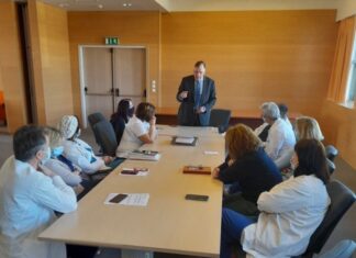 Ο διάλογος Σερασκέρη με τους ακτινολόγους για το μαγνητικό