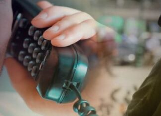 «Έπαιζαν» με τα θύματά τους: Έστειλαν ηλικιωμένο στο ΑΤΜ δήθεν για να του επιστρέψουν τα χρήματα, αλλά με σκοπό να τον περιγελάσουν