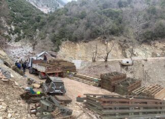 Δρόμος Αμβρακιάς – Αργυρού Πηγαδίου : Ξεκίνησε η συναρμολόγηση της γέφυρας