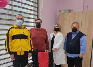 Aναπηρικό αμαξίδιο πρόσφερε ο Σύλλογος Παλαιμάχων της ΑΕΚ Αγίου Κωνσταντίνου στο Κοινωνικό Ιατρείο