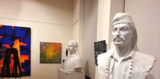 Γιορτές Εξόδου : Εγκαινιάστηκε η έκθεση γλυπτικής στο κτίριο του Χρυσόγελου